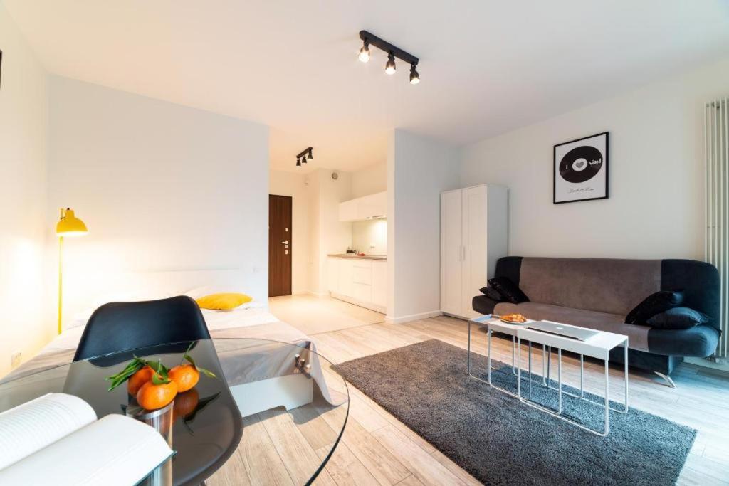 Warsaw Night Apartments Menica Residence 外观 照片