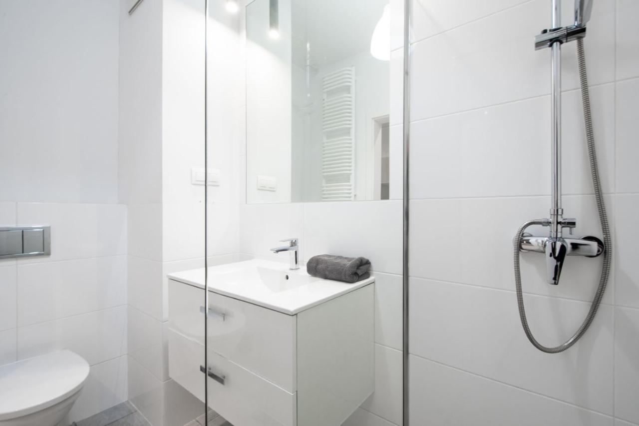 Warsaw Night Apartments Menica Residence 外观 照片